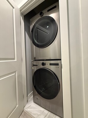 Interior - Comfort Corner Guest Suite (Calgary)