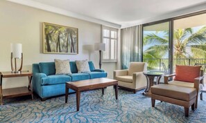 Living area - Comfortable 1BR Suite in Waikiki, Hilton Hawaiian Village - Lagoon Tower (Honolulu)