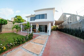 Family House, Air conditioning | Exterior - Cocos House Zicatela (Brisas de Zicatela)