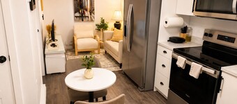 Modern & Cozy 1BR | Parking, WiFi + Self Check-in