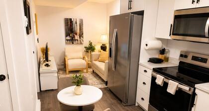 Modern & Cozy 1BR | Parking, WiFi + Self Check-in