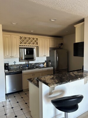 Private kitchen - Huntington Beach Condo (Huntington Beach)