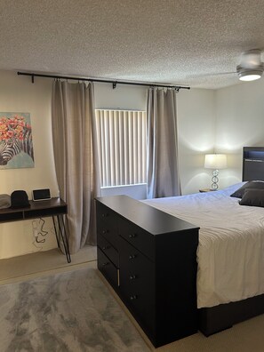 Room - Huntington Beach Condo (Huntington Beach)