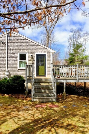 Exterior - Storybook Cottage in Falmouth - Quick Walk to Shining Sea Bikeway, AC, Dogs okay (Falmouth)