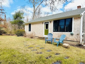 Terrace/patio - Storybook Cottage in Falmouth - Quick Walk to Shining Sea Bikeway, AC, Dogs okay (Falmouth)