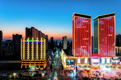 Holiday Inn Express Xinji City Center an IHG Hotel