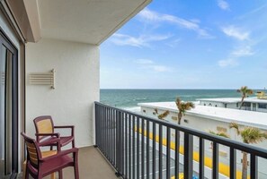 Property grounds - Cozy 1-bedroom condo with AC in welcoming Ormond Beach (Ormond Beach)