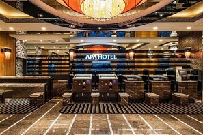Lobby - APA Hotel Hakata Eki Chikushiguchi (Fukuoka)