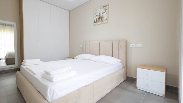 Ảnh chưa phân loại, 1 trong số 26 ảnh, nút