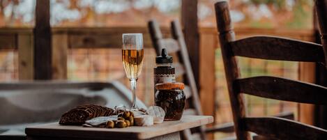 Alimentos y bebidas