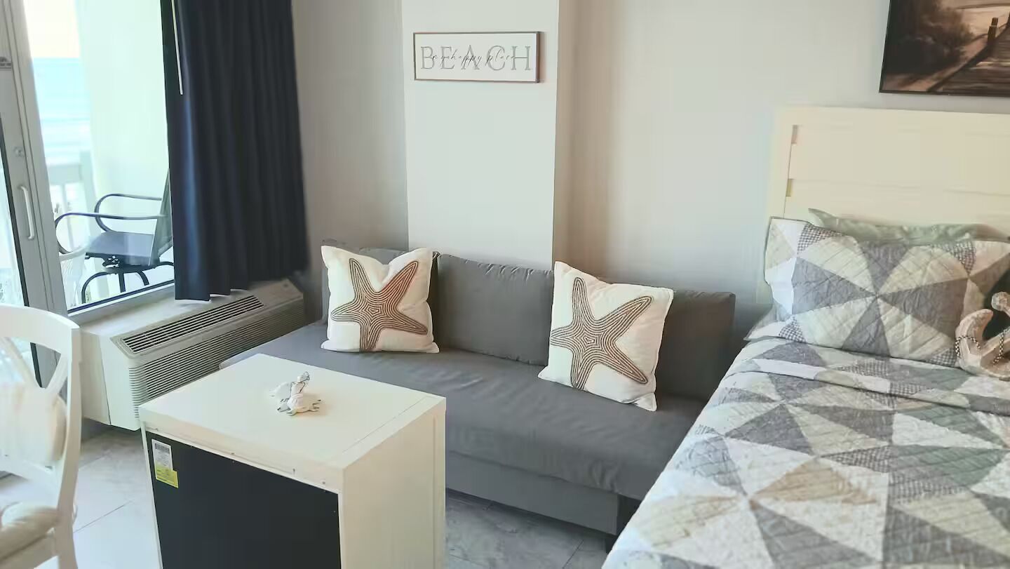 Amazing New Ocean View Beachfront Entire Apartment - Daytona Beach