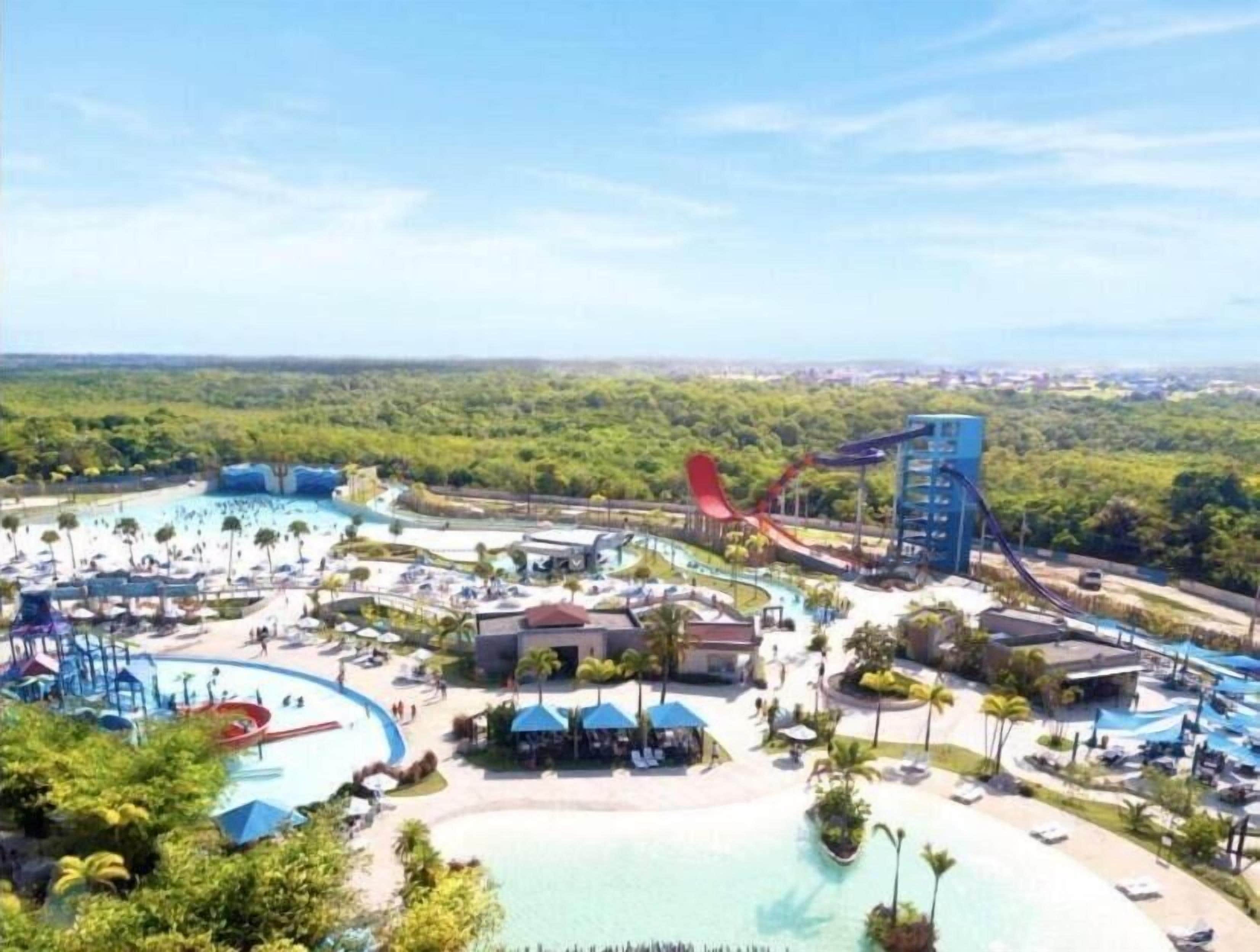 2 piscinas cubiertas, una piscina al aire libre
