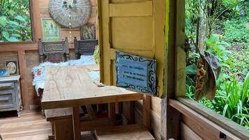 Casa, 4 quartos, vista para o jardim | Sacada