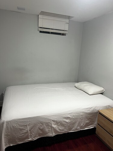 Cozy Castlemore BA