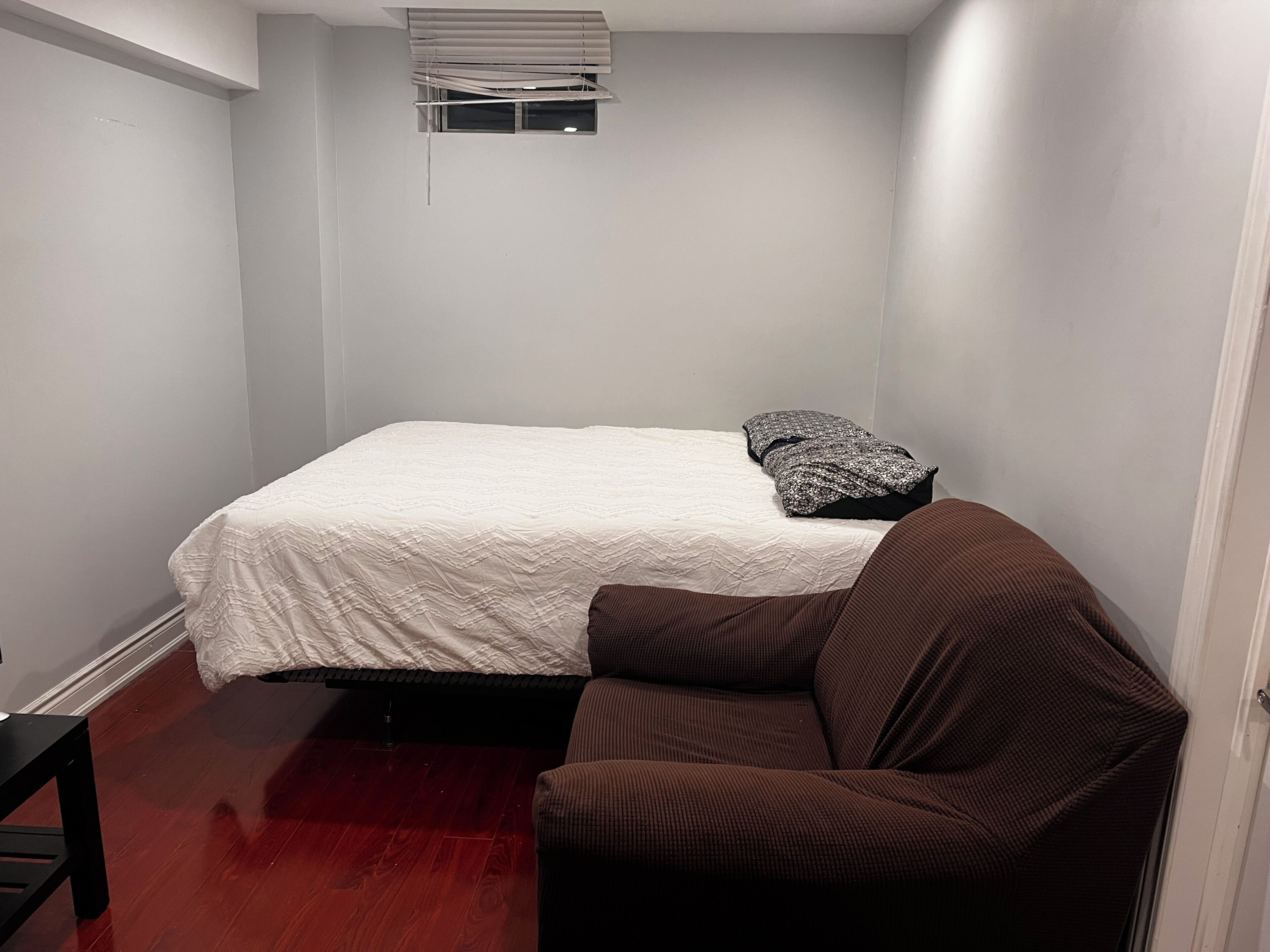 1 chambre, fer et planche à repasser, Wi-Fi, literie fournie