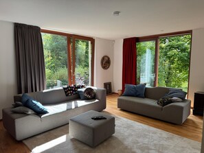 Living area - Vrbo Property (Wurzbach)