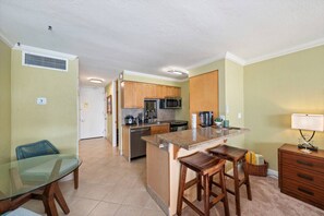 Fridge, microwave, oven, stovetop - Maui Beachfront Haven – Unit 433 (Lahaina)