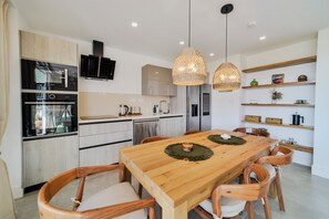Fridge, microwave, oven, stovetop