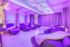Spa - 2-bedroom condo in brilliant Las Vegas with AC and fitness room (Las Vegas)