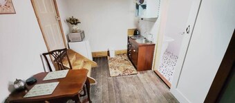 "Downie" Historic accommodation with En-suite.