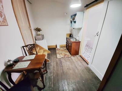"Downie" Historic accommodation with En-suite.