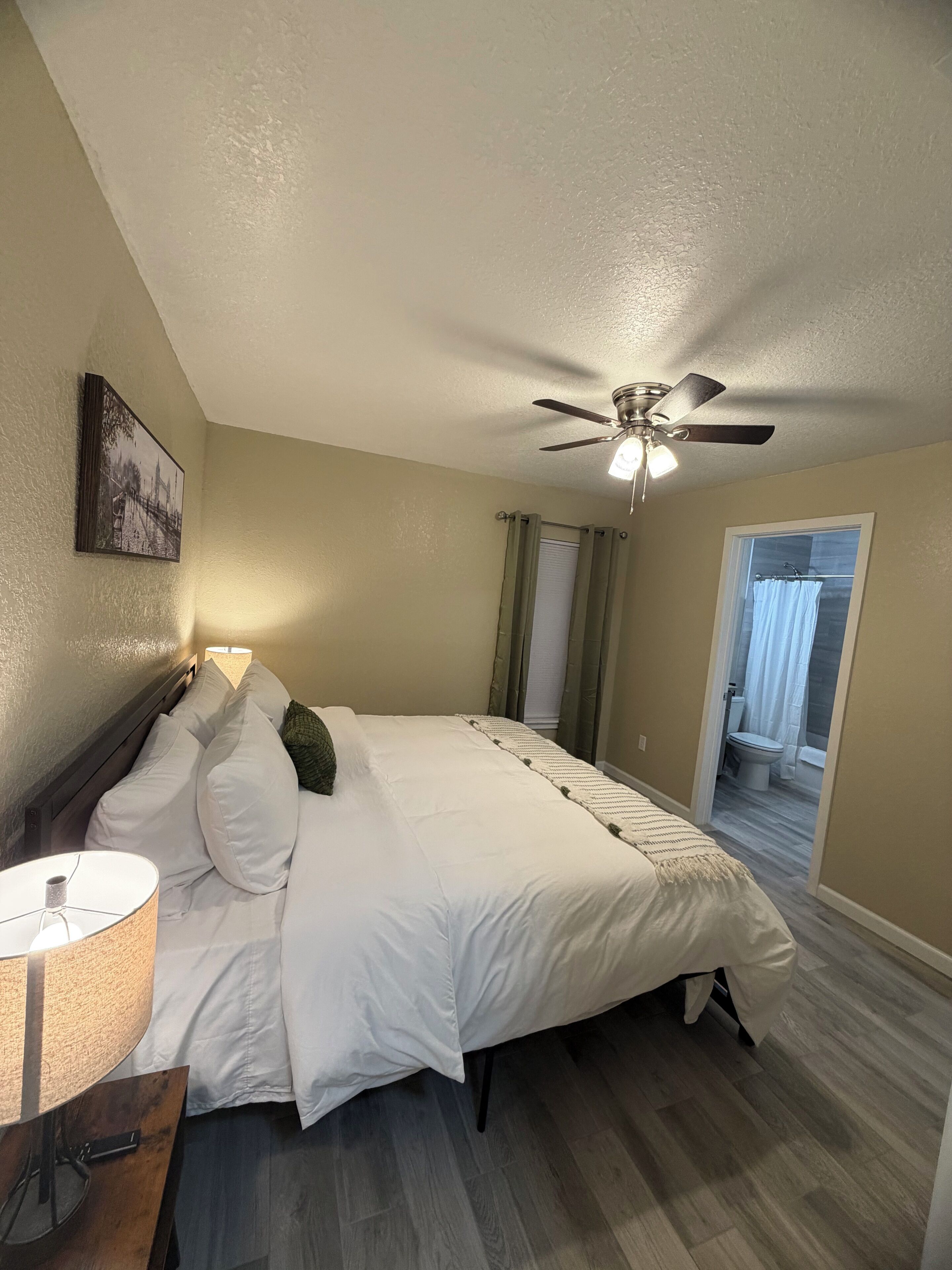 2 bedrooms, iron/ironing board, free WiFi, bed sheets