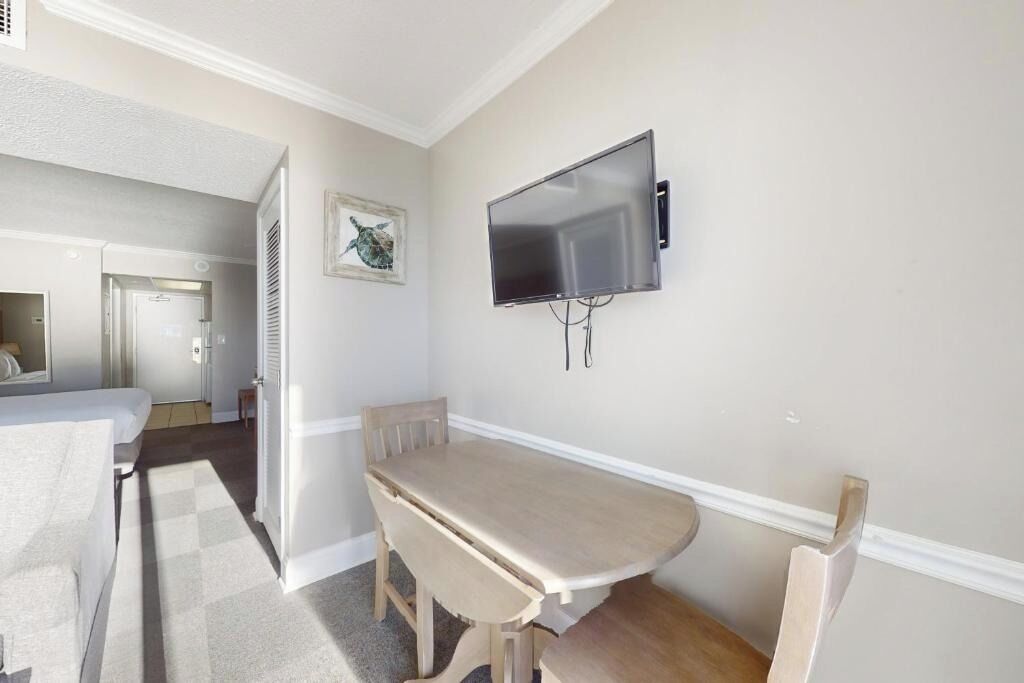3 bedrooms, iron/ironing board, WiFi