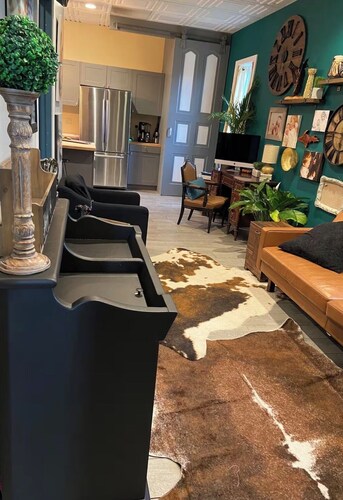 Modern Downtown Retreat Near Lambeau & Fox River