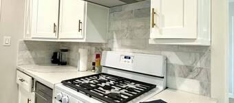 3B2B Luxury Riverside Retreat - Near UCR, CUS, Downtown, Historic Park & More