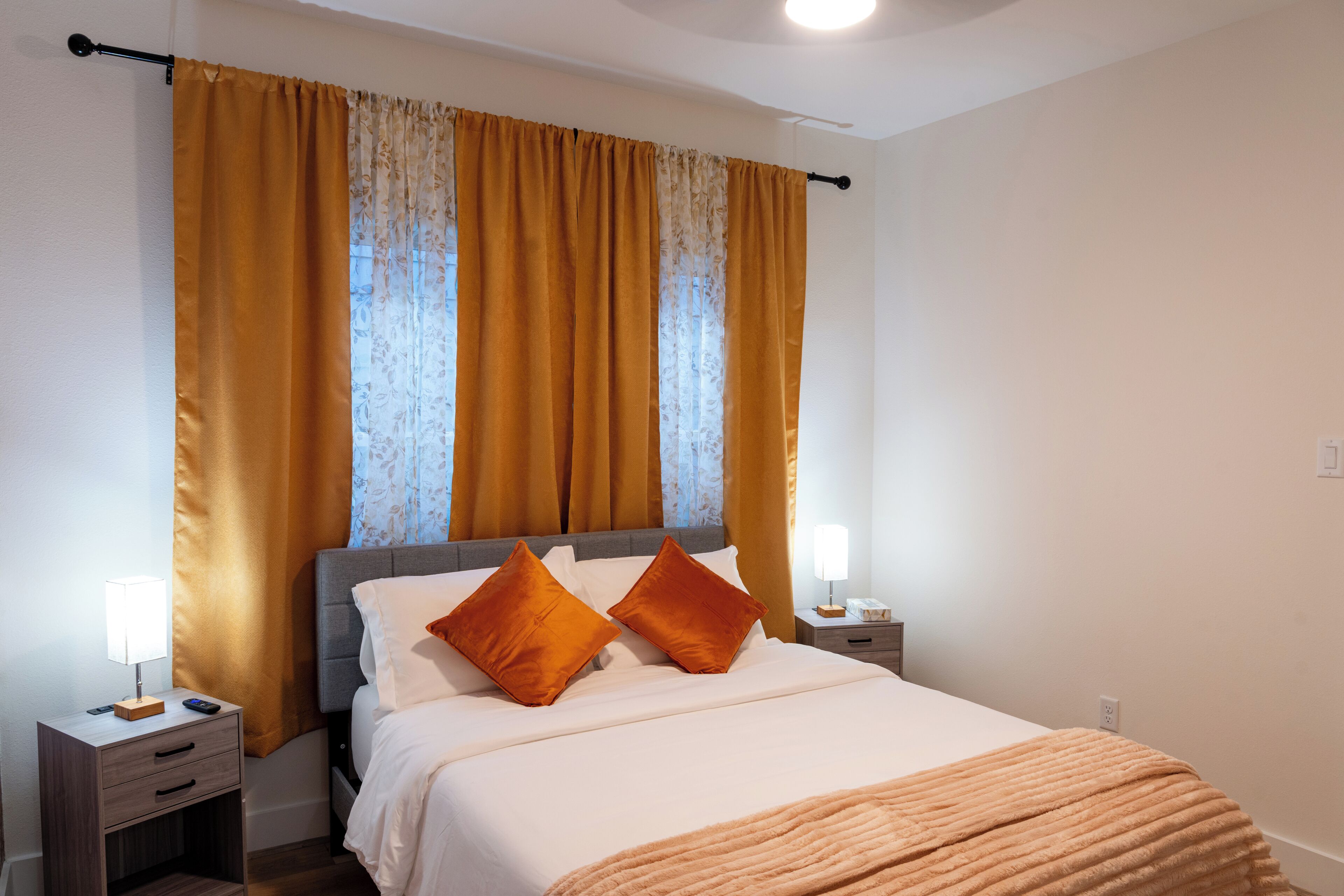 4 chambres, fer et planche à repasser, Wi-Fi gratuit, draps fournis