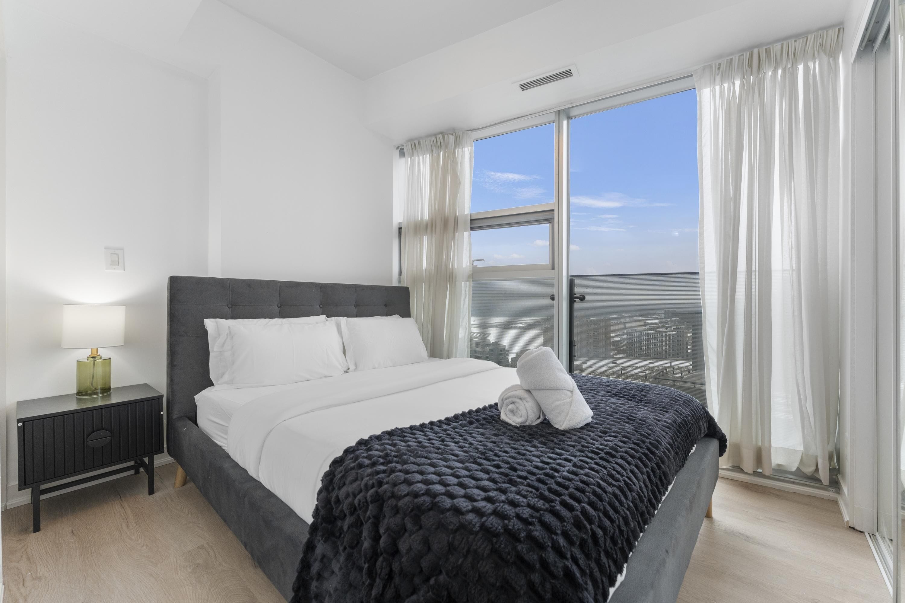 Superior-Suite, 3 Schlafzimmer, 2 Bäder, Stadtblick | Individuell dekoriert, individuell eingerichtet, kostenloses WLAN