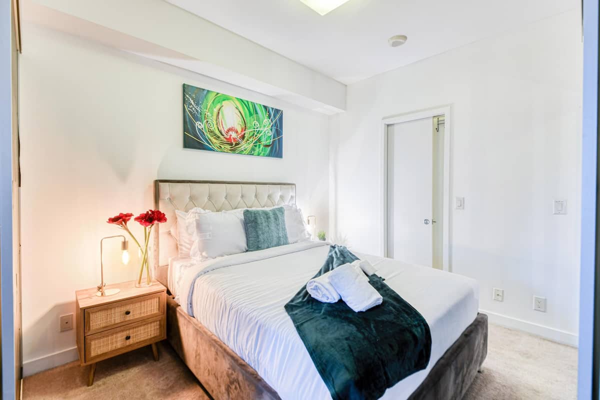 Signature Suite, 1 Bedroom, Non Smoking, Private Bathroom