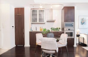 Premier Suite, Multiple Beds, Private Bathroom, City View | In-room dining - Planet Traveler Suite DT (Toronto)