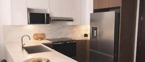 Apartment, Balcony, Mountain View | Private kitchen