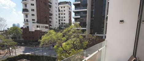 Appartement, balcon, vue montagne | Enceinte de lâhĂ©bergement
