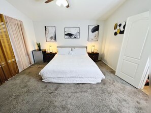 3 bedrooms, iron/ironing board, WiFi, bed sheets - Spacious 3bd Home in Quiet Gated Community (Mesa)