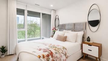 Suite Premium, 2 habitaciones, para no fumadores, 2 baños | Tabla de planchar con plancha, wifi gratis y ropa de cama