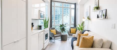 Suite Studio Classique, 1 lit double et 1 canapé-lit, non-fumeur, salle de bains privée | Coin séjour