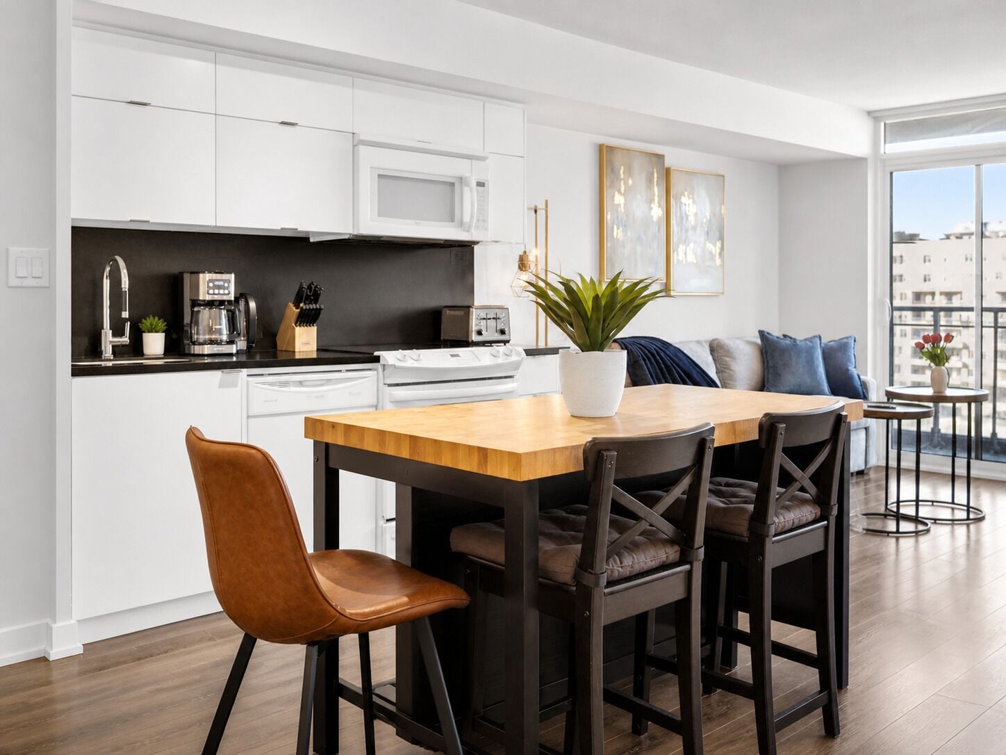 Family Suite, 2 Bedrooms, Non Smoking, City View | Living area | 50-inch flat-screen TV with digital channels