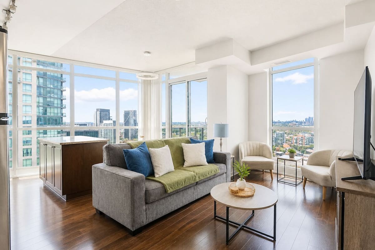 Familien-Suite, 2 Schlafzimmer, Stadtblick | Wohnbereich