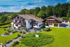 Exterior - New four-star vacation apartment with 38 sqm no. 2, The practical one (Gstadt am Chiemsee)