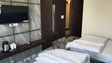 Free WiFi, bed sheets