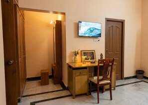 Standard Double Room | Living area