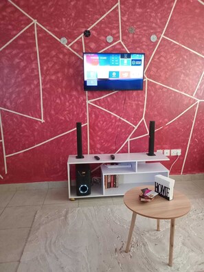 Games room - Home away from home relaxing space where you can get away from daily hustles. (Mlolongo)