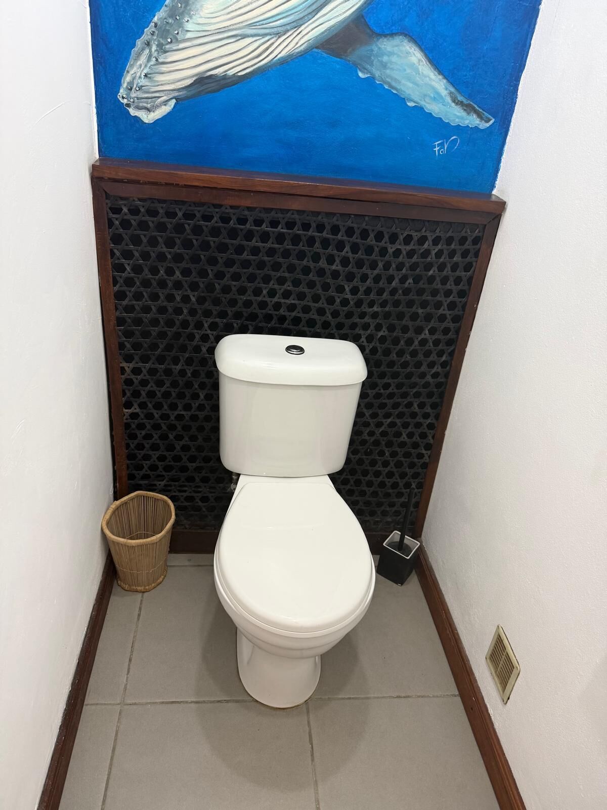 Doccia, asciugamani, sapone, carta igienica