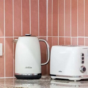 Coffee and/or coffee maker - Farnborough Beach Cottage (Yepppoon)