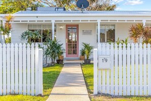 Exterior - Farnborough Beach Cottage (Yepppoon)