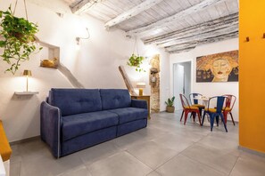Living area - Vrbo Property (Cagliari)