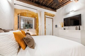 Room - Vrbo Property (Cagliari)