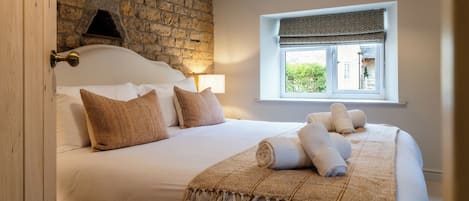 Iron/ironing board, free WiFi